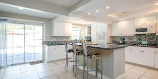 Racquet Club West, FURNISHED, Seasonal OR Long Term Gallery 18