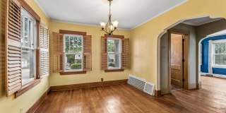 Charming 3-Bedroom Home Near Fontenelle Park Gallery 10