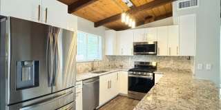 Private Renovated Home in Westside Redding Gallery 10