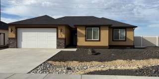 3 bedroom 2 bath Home in Quincy Gallery 1