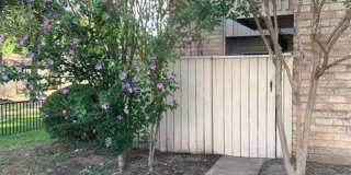 Arbor Village Condominium / Beautiful Update Unit / Refrigerator, Washer  Dryer included Gallery 1