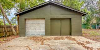 RENOVATED 4/2 in Walkable Location, Stainless Steel Appliances, & Garage/Workshop! Available NOW for $1850/month! Gallery 39