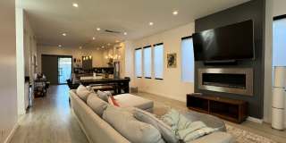 Five Bedroom/Four Bathroom Luxury House in Koreatown Gallery 3