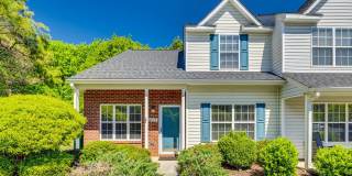 Fantastic 2 Bed 2.5 bath townhome in Bennington Place with an open loft! Gallery 1