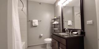 245 E Ohio St Gallery 7