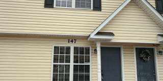 Nice 2 bedroom, 2.5 bath Townhouse Gallery 1