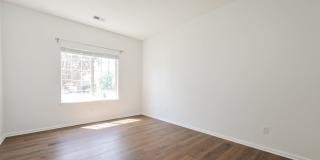 3 Bed/ 2Bath Close to Buckley Space Base Gallery 12