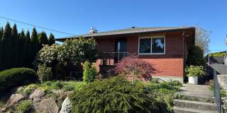 Stunning 4 Bed 4 Bath Home Steps from Golden Gardens in Ballard with MIL Suite Gallery 1