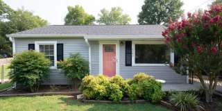South Knox Cottage!!! Gallery 1