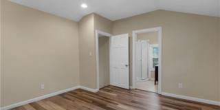 424 Byron Avenue E Gallery 7