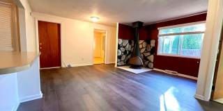Spacious 4BR House in Edgewater Gallery 30