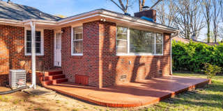 NW - Large Brick Ranch, Updated, Hardwoods, LR, DR, Den, Two Decorative Fire Places, Fenced, Storage Building, Desirable Neighborhood! Gallery 41