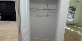 910 W Hallam Street unit: 12 Gallery 27