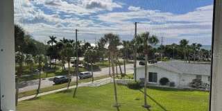 100 THE ESPLANADE N Gallery 17