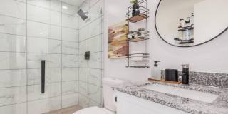 1821 W Hadley Street Gallery 15