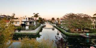 2217 Grand Canal Gallery 30