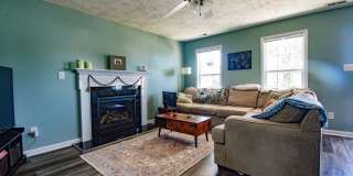 3 Bedroom 2.5 Bathroom with Large Fence Yard Gallery 3