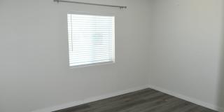 Updated 5 Br 2 Ba Home Near the 51 and Indian School in Central Phoenix Gallery 16