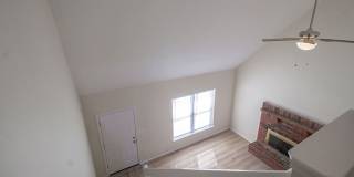Spacious 3 bedroom duplex with 2.5 baths. Gallery 17