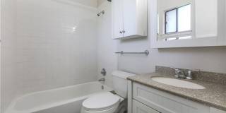 Furnished 1x1 North Campus Apartment on Guad Gallery 14