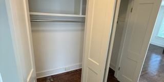 *DREAM LOCATION* 6BR Completely Renovated Duplex Gallery 33