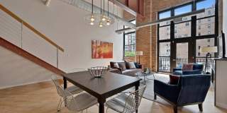 203 S SANGAMON Street Gallery 6