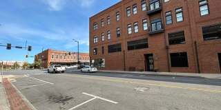 Beautifully Furnished 1/1 Apartment in Downtown Broad St.- $2,350 Gallery 42