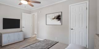 Experience Modern Living: Newly Renovated 1 Bed, 1 Bath Apartment Coming Soon! Gallery 21