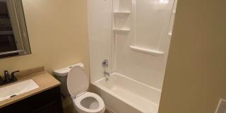 1404 E State St Apartments Gallery 8