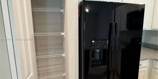 585 NW 11th Ave Gallery 6