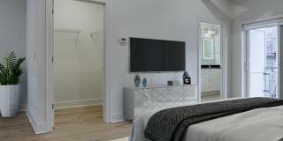 2100 Greenwood Gallery 6
