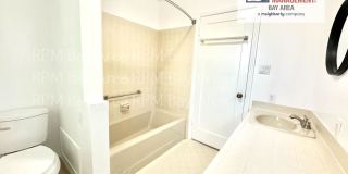 Bright 4-Bedroom, 2-Bath Single-Level Home with Bonus Room – Palo Alto Gallery 17