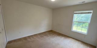 Room in 5 Bedroom Home at Genlee Dr Gallery 23