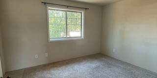 PETS ALLOWED - GREAT UNIT BETWEEN MEDFORD AND CENTRAL POINT AVAILABLE NOW Gallery 15