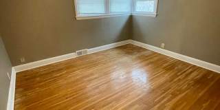 AVAILABLE NOW- 3 bbed 2 bath home! Gallery 11