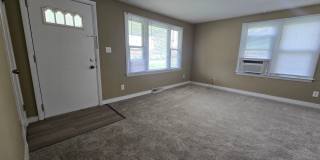2 Bedroom Home in Normal Gallery 7