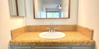 Beautiful Condo For Rent Gallery 11