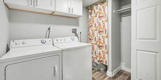 Spacious 1 Bed 1 Bath in the heart of Aurora! LEASING SPECIAL!! Gallery 16