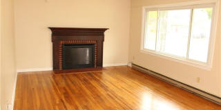 330 Kingsman Drive Gallery 6