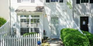 Three Bedroom END unit Townhome! Gallery 3