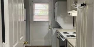 2 bedroom, 1 bath apartment in small complex on Hill Street! Walking distance to Normal Town, Downtown & UGA! Available now! Gallery 8