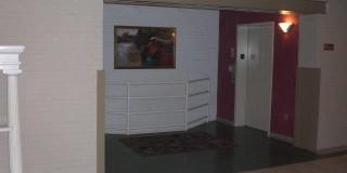 915 Main Street Gallery 12