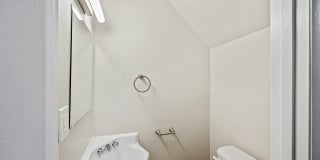 Beacon Pointe Apartments & Townhomes Gallery 16
