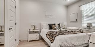 1640 North Leverett Avenue Gallery 39