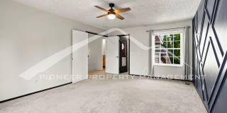 Stunning Townhouse with Washer/Dryer and Central AC Gallery 14