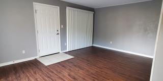 FOR RENT 1 bedroom, 1 bathroom, upper floor condo. Gallery 4