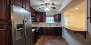 129 Tulip Lane Gallery 4