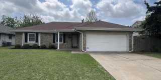 2000 Lanesboro Dr Gallery 1