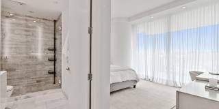 10203 Collins Avenue Gallery 32