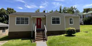 Adorable 3/1 in Marianna w/ Lawn Maintenance & Pest Control Included Gallery 1